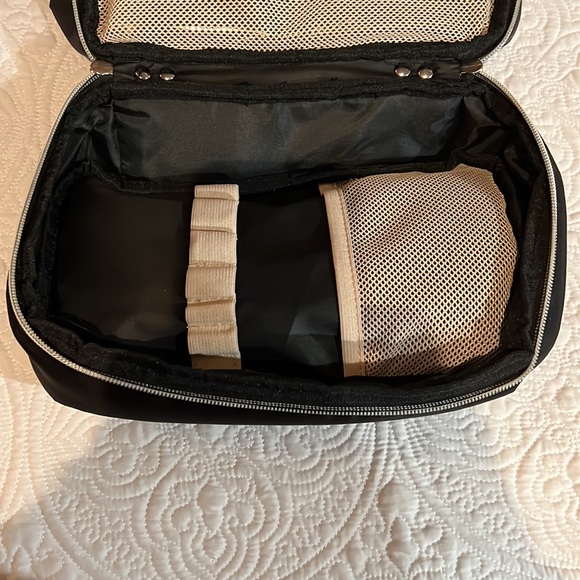 NUDESTIX HANGING COSMETIC CASE, NWT - Picture 13 of 16